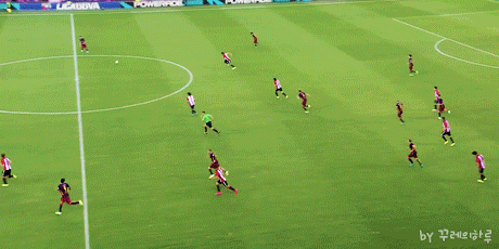 리오넬 메시 분노의 드리블.gif | 인스티즈