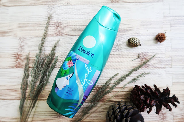 Review Rejoice 3in1 Perfect Cool Shampoo by Anisa Firdausi 
