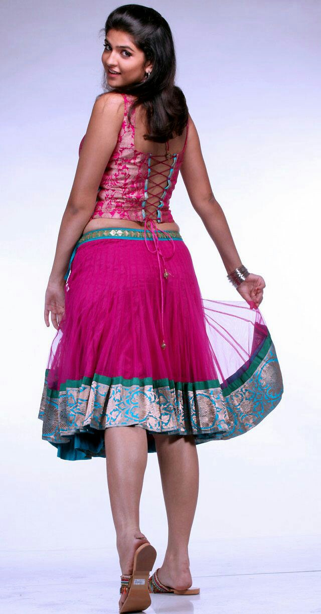Cute and Attractive Indian Girls in Stunning Dresses Amazing Photos