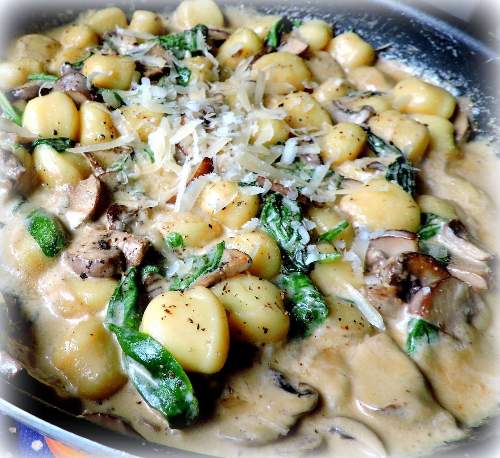 Creamy Spinach & Mushroom Gnocchi | The English Kitchen