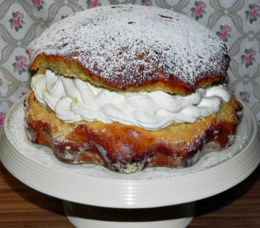 TORTEL DE BRIOCHE CON THERMOMIX, RELLENO DE NATA (crema de leche) VEGETAL
