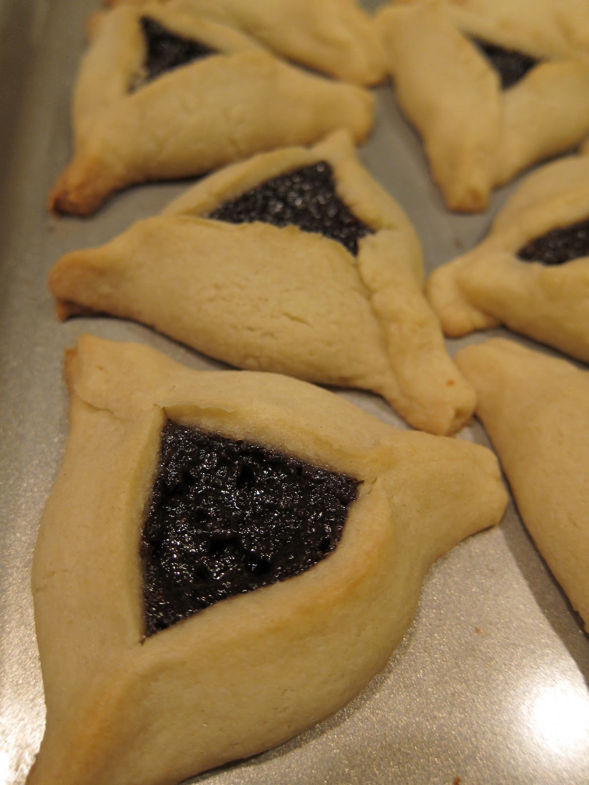 happiness in the form of delicious edibles: hamantaschen!