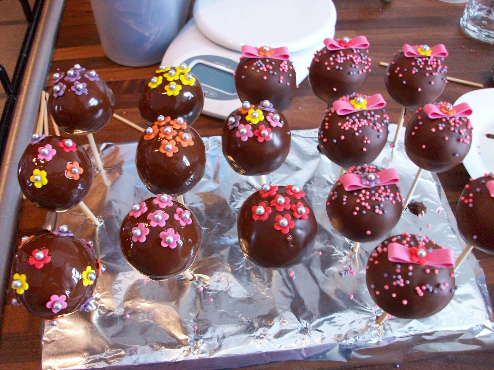 Cake Attack Vienna: Cake Pops: Kuchen am Stiel