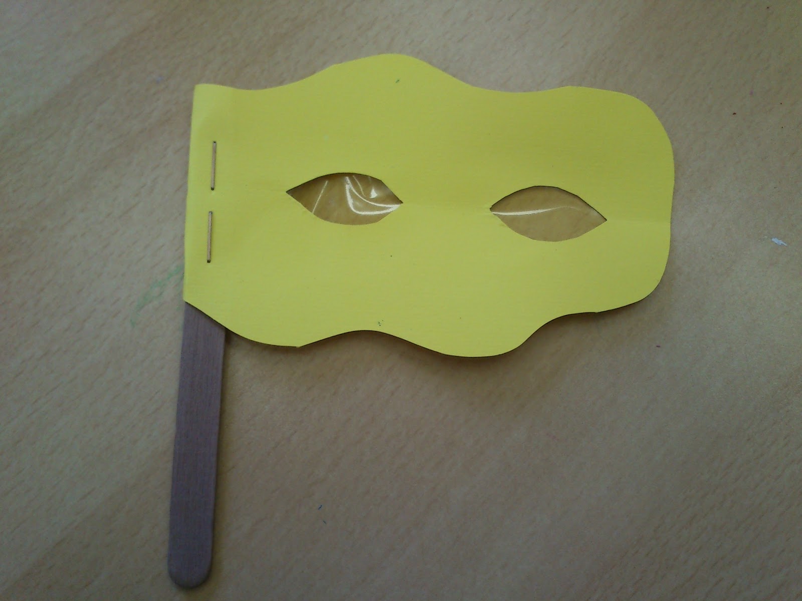 El color… GROC! – Manualitats Infantils