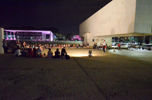 A Praça dos Três Poderes foi palco de uma "aula da saudade" Foto Joaquim Dantas