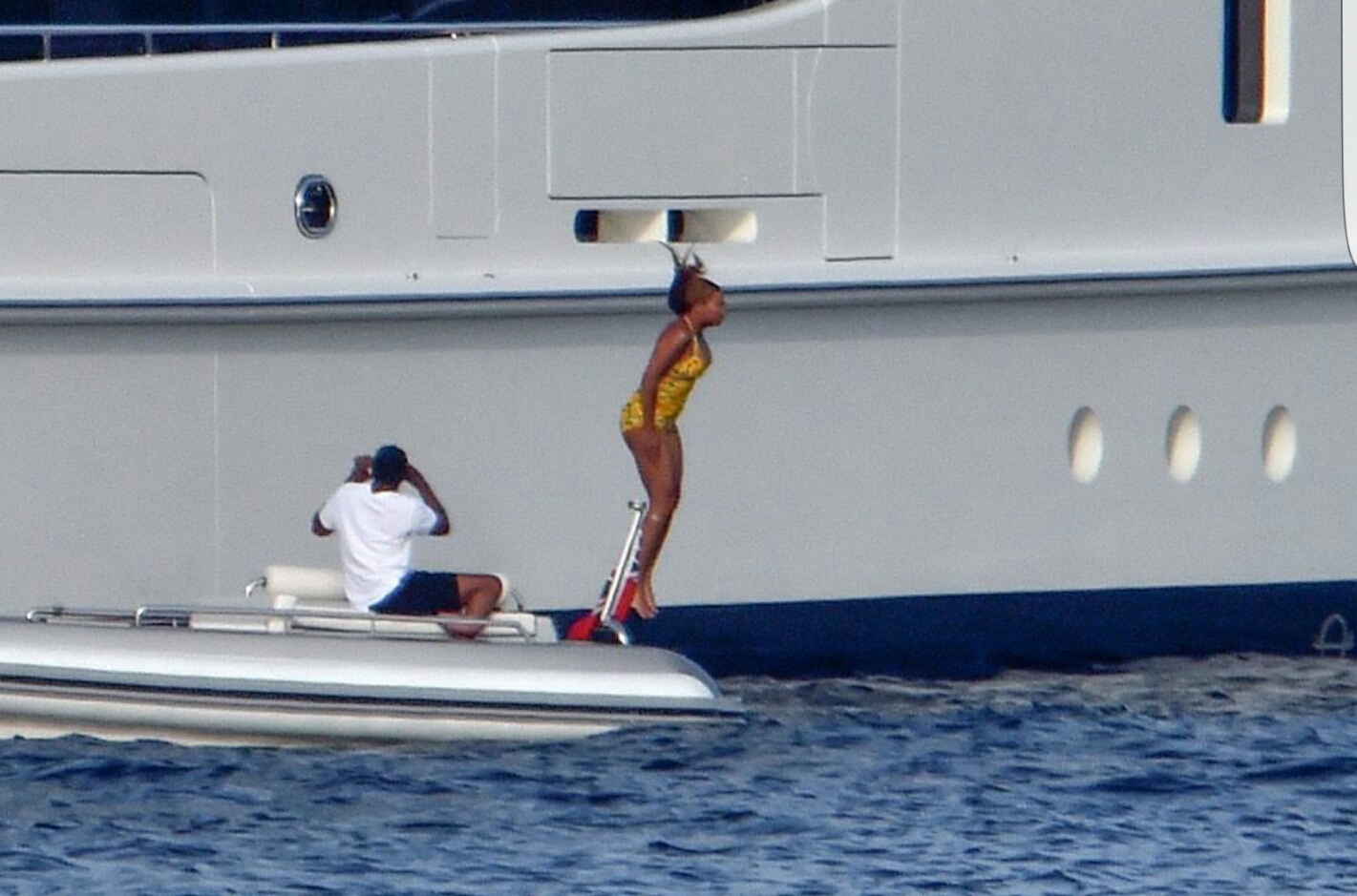 Beyonce jumping off yacht