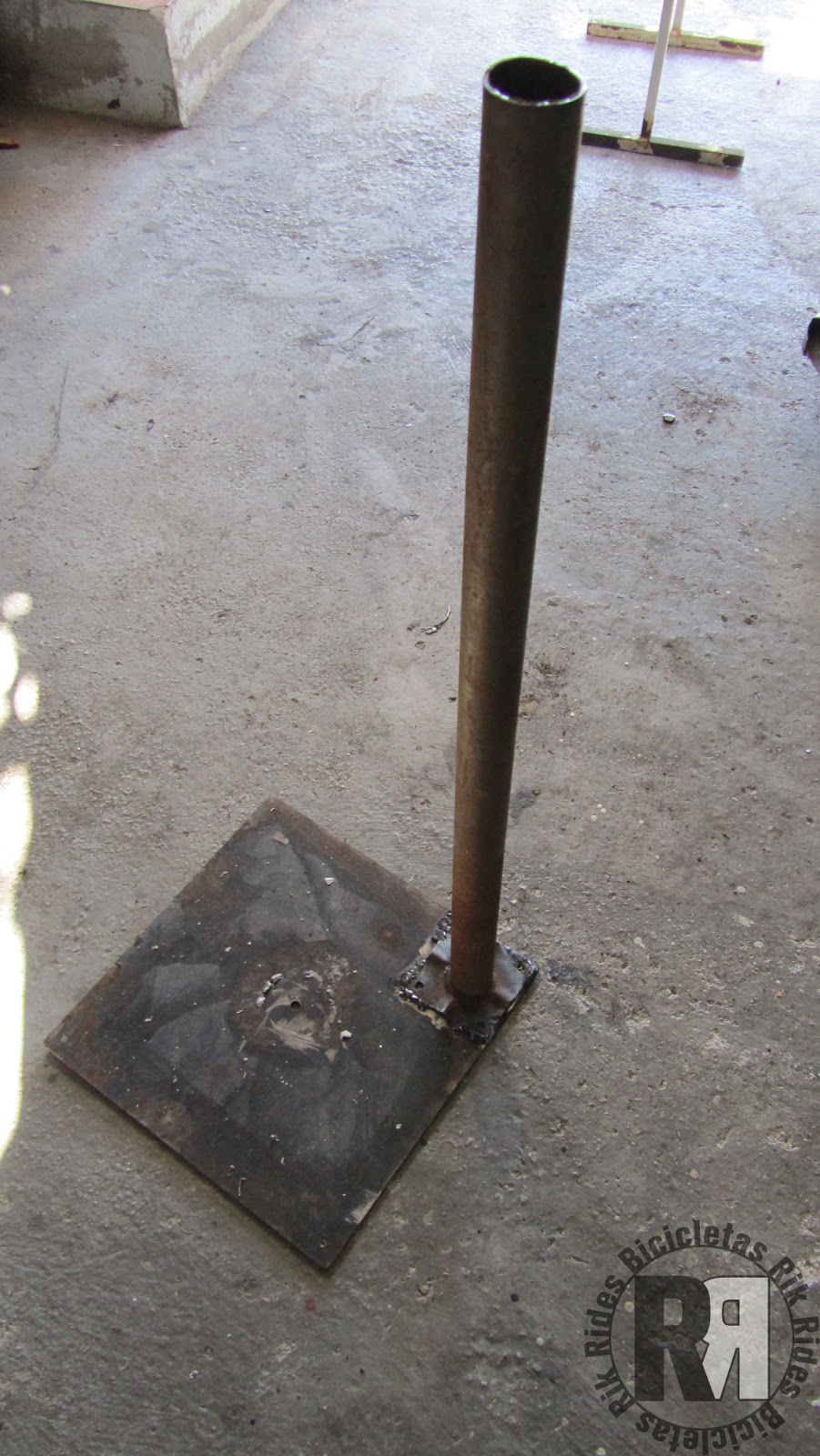 Rik - Restauracion de Bicicletas antiguas y clasicas: Fabricar soporte de taller para reparar bicicletas