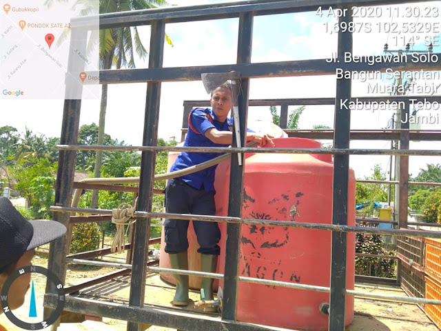 Tim Pencegahan Gugus Tugas COVID-19 Tebo Semprot Disinfektan ke Pelosok Desa Tim Pencegahan Gugus Tugas COVID-19 Tebo Semprot Disinfektan ke Pelosok Desa