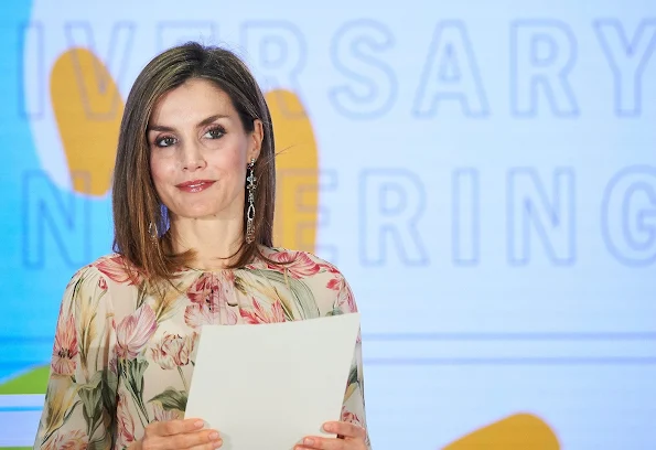 King Felipe and Queen Letizia Ortiz Deliver Iberdrola 2016 Scholarships at the Iberdrola Foundation headquarters. Letizia wore Printed floral dress