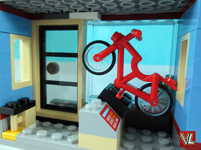 Set LEGO Creator 31026 Bike Shop & Café - modelo 1