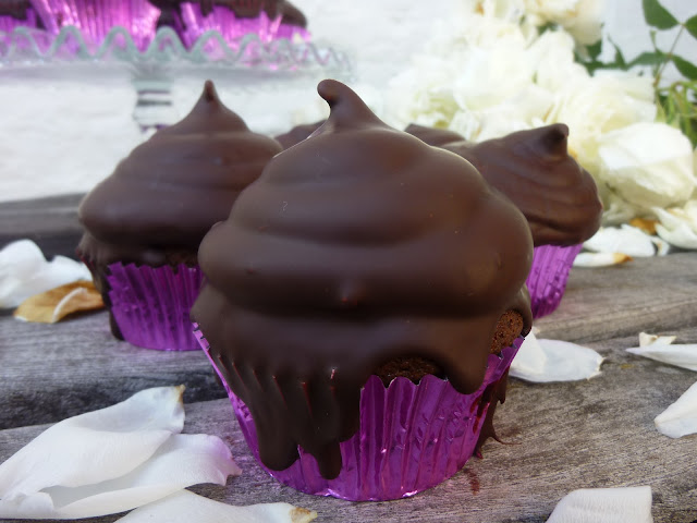 Schokoladen- Cupcakes mit Baiserhaube