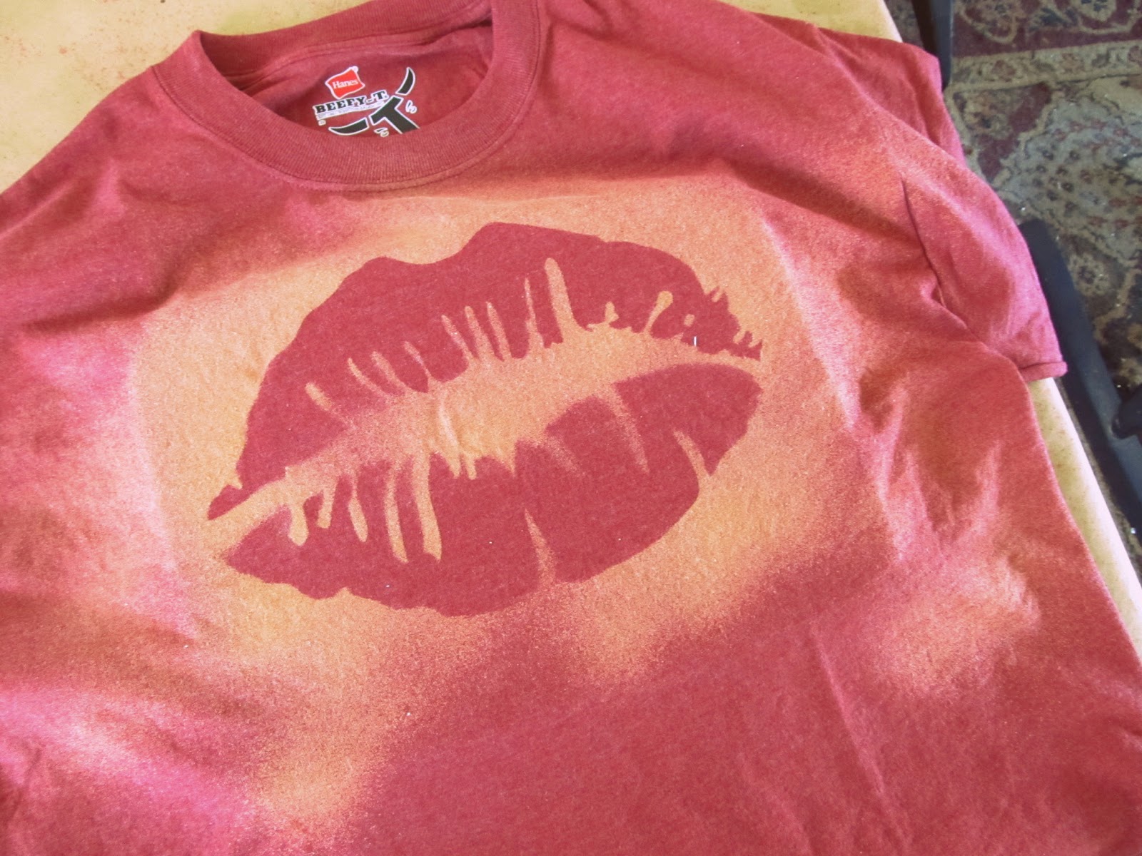 WobiSobi Bleached Lip Tshirt, DIY