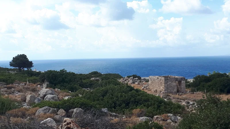 Crumbling ruins of a shepherds house