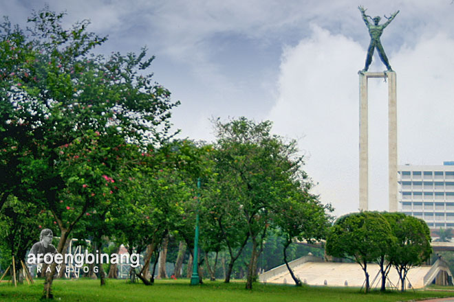 patung pembebasan irian barat