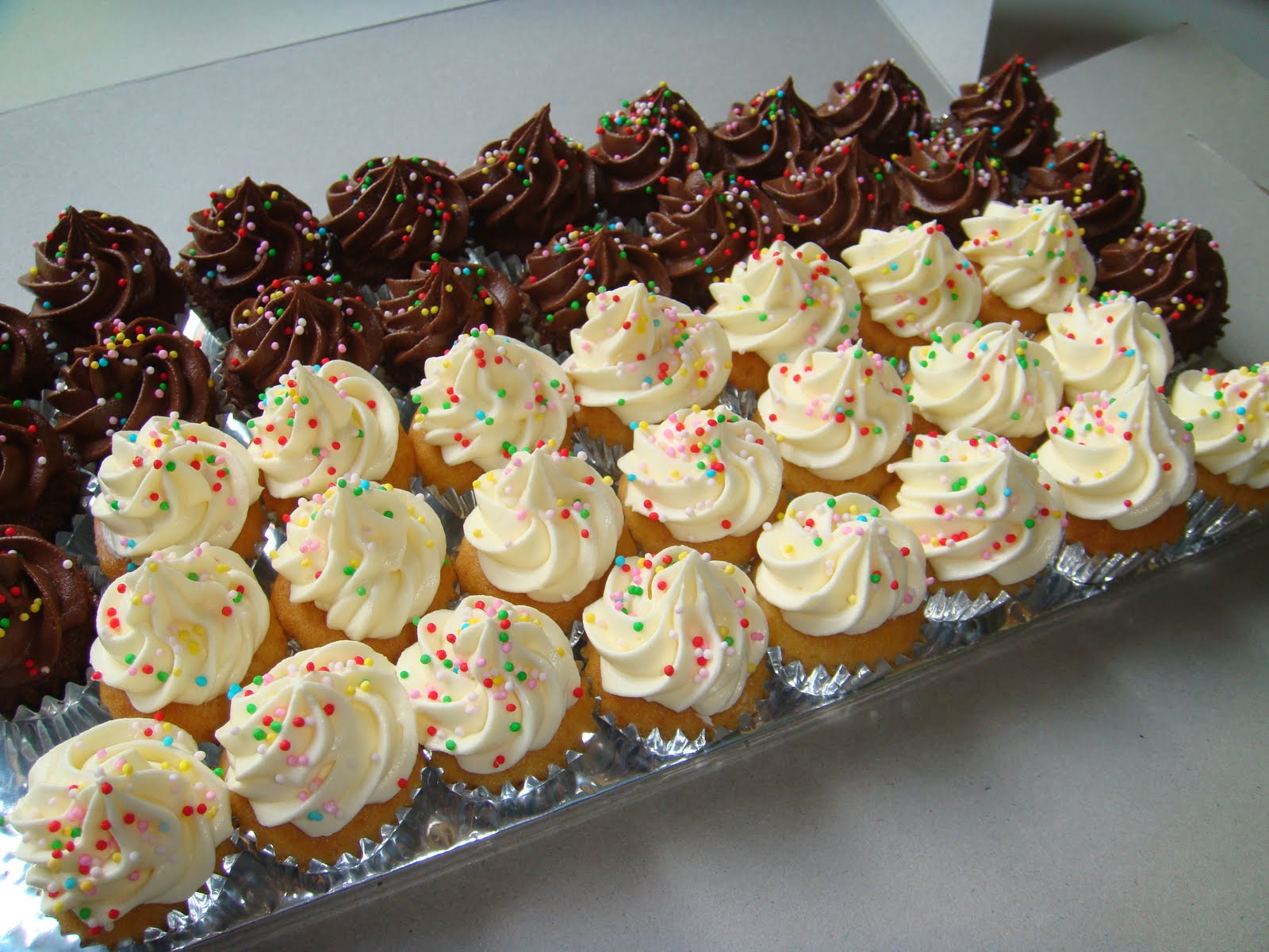 15 Healthy Baking Mini Cupcakes – Easy Recipes To Make at Home