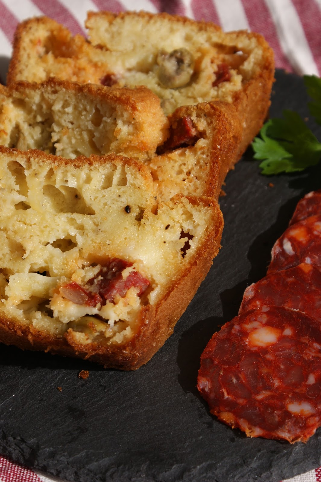 Cake Chorizo Olives Fromage