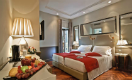 Το 4 αστέρων Hotel Lunetta βρίσκεται στο κέντρο της Ρώμης, μόλις 200μ. από την Piazza Navona. Προσφέρει ένα κέντρο σπα και μοντέρνα δωμάτια με δωρεάν Wi-Fi και τηλεόραση LCD 32 ιντσών. Η βεράντα του τελευταίου ορόφου έχει θέα στις στέγες της Ρώμης.