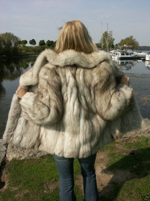 LAFOURRURE2: Vintage fur coats