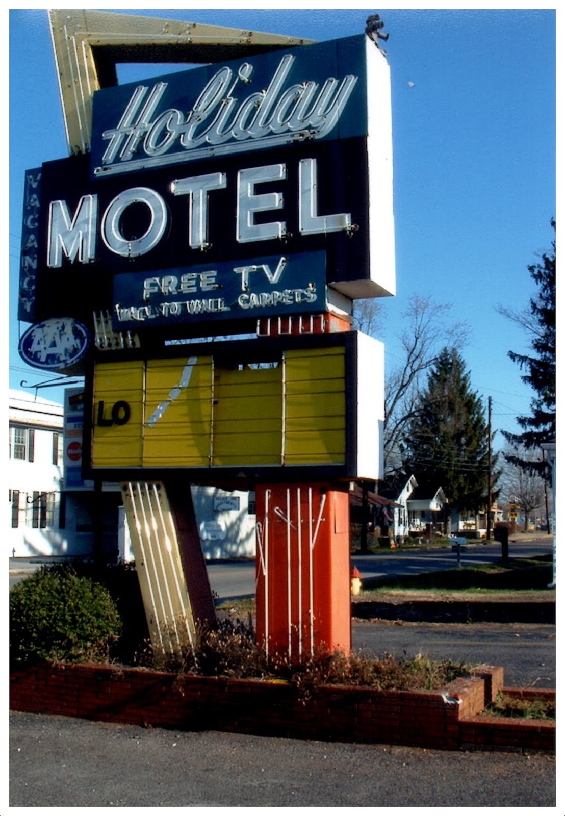 *my house is cuter than yours* Cave City, Kentucky