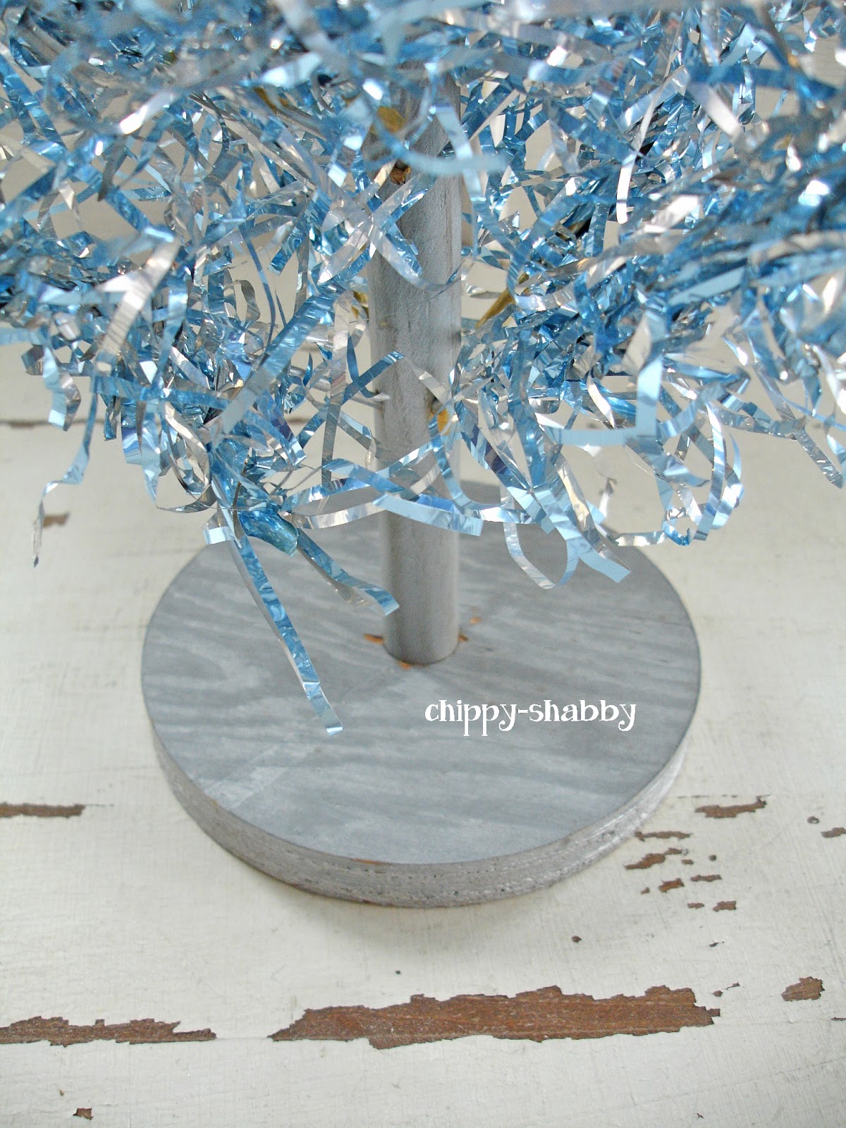 ChiPPy! SHaBBy! OMG!!! SpArKliNg BLUE VINTAGE CHRISTMAS TREE!!!