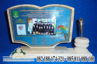 Plakat Wisuda Unik | Plakat Wisuda Murah