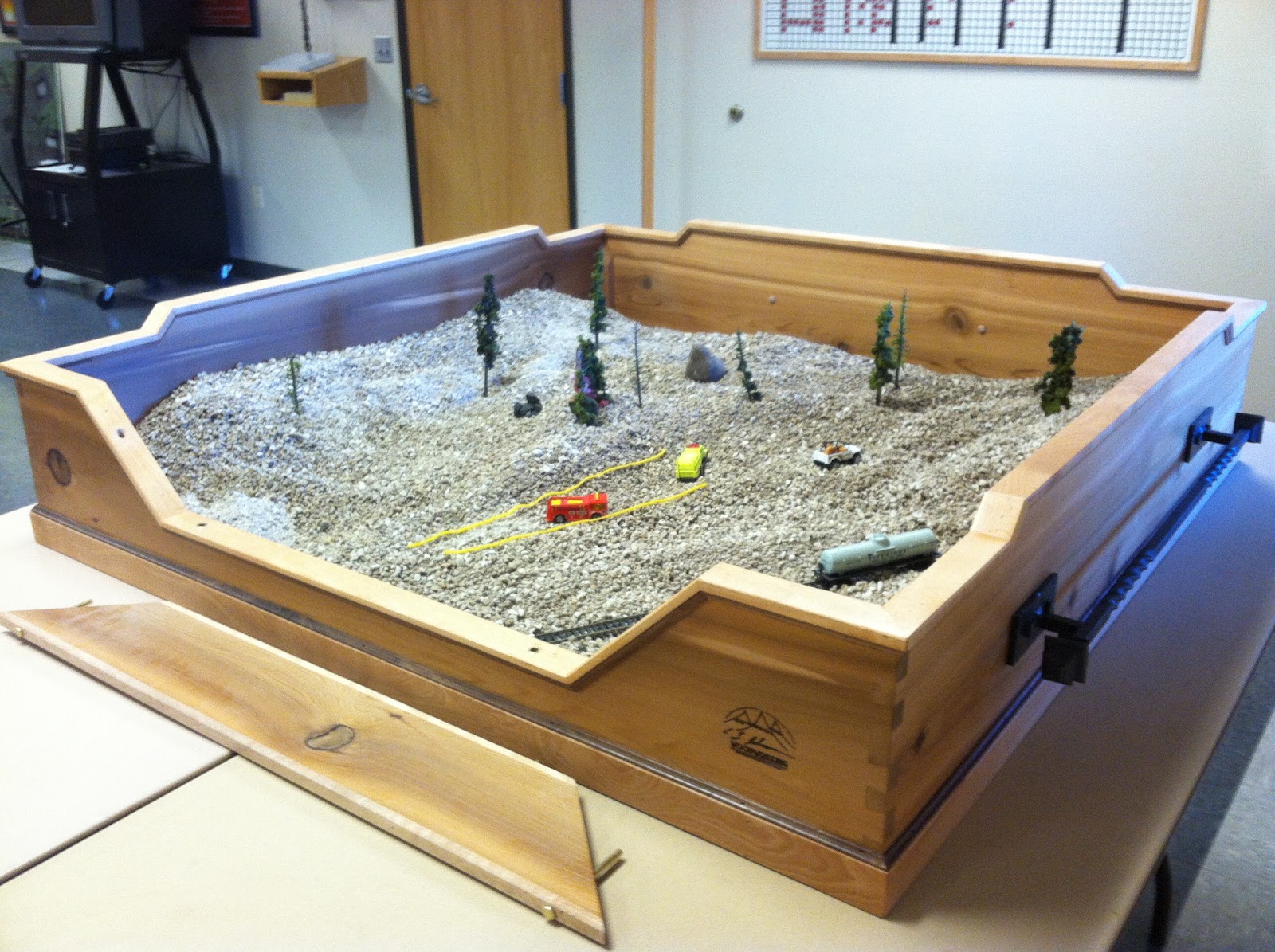 RusticWorks Wood Working Photo Journal Fire Department Sand Table, PART 1, Body Construction