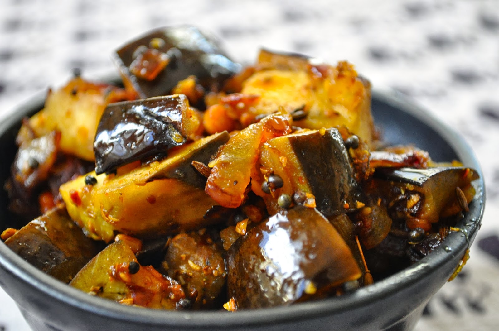 Cooking with Meena Kathirikkai Curry (Eggplant / Baingan Curry)