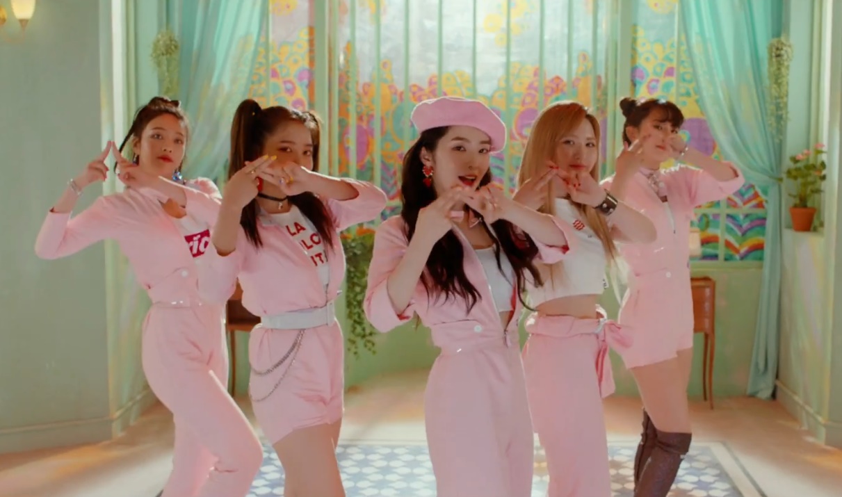 All About Girls K Pop Red Velvet 日本デビューアルバムのタイトル曲 Cookie Jar Mvフルバージョン公開 可愛い キュート クール カッコ良いのすべてを持った完璧な曲