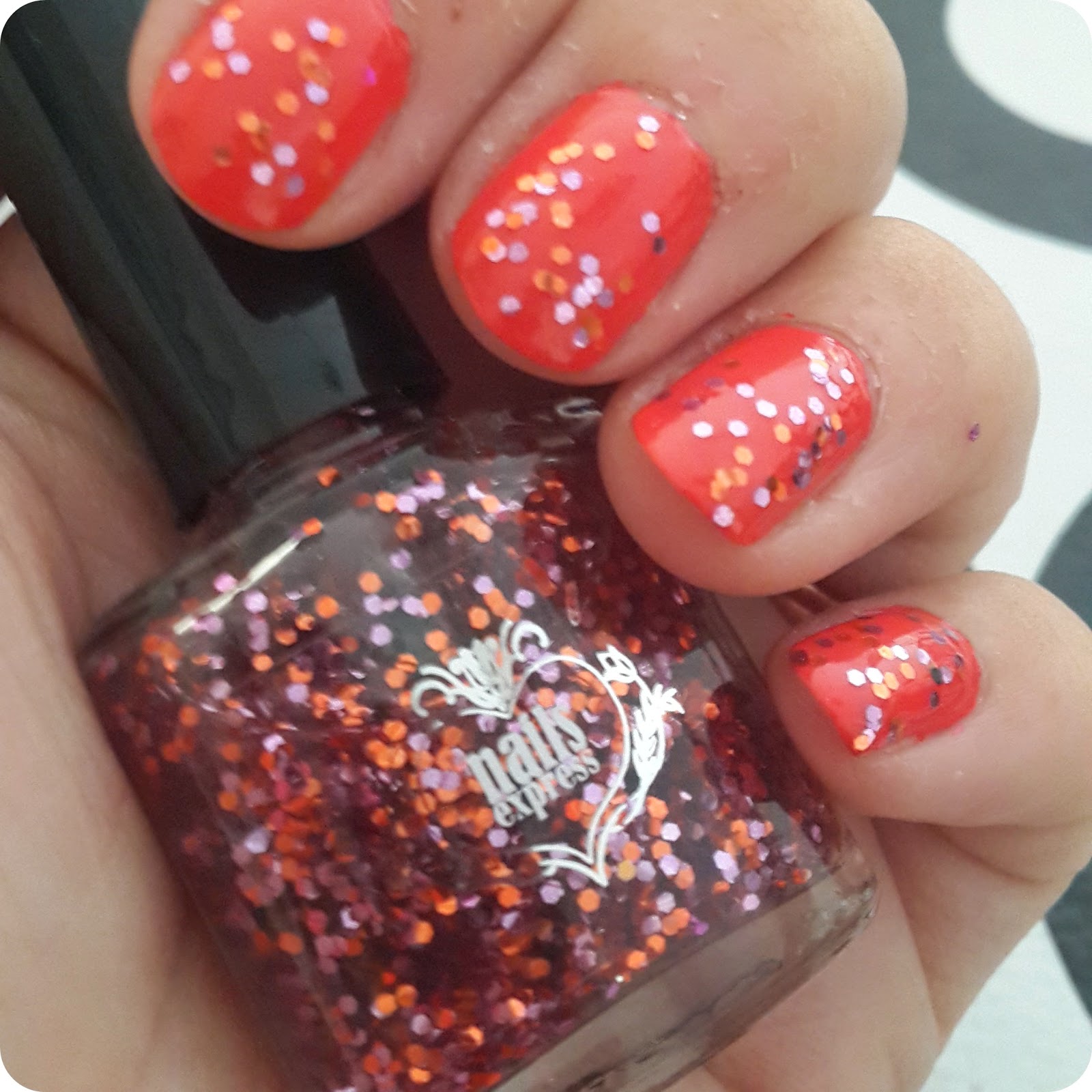 Loca X Los Esmaltes.. Glitter Nail Express
