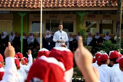 Sekolah Wajib Gelar Upacara Setiap Senin 