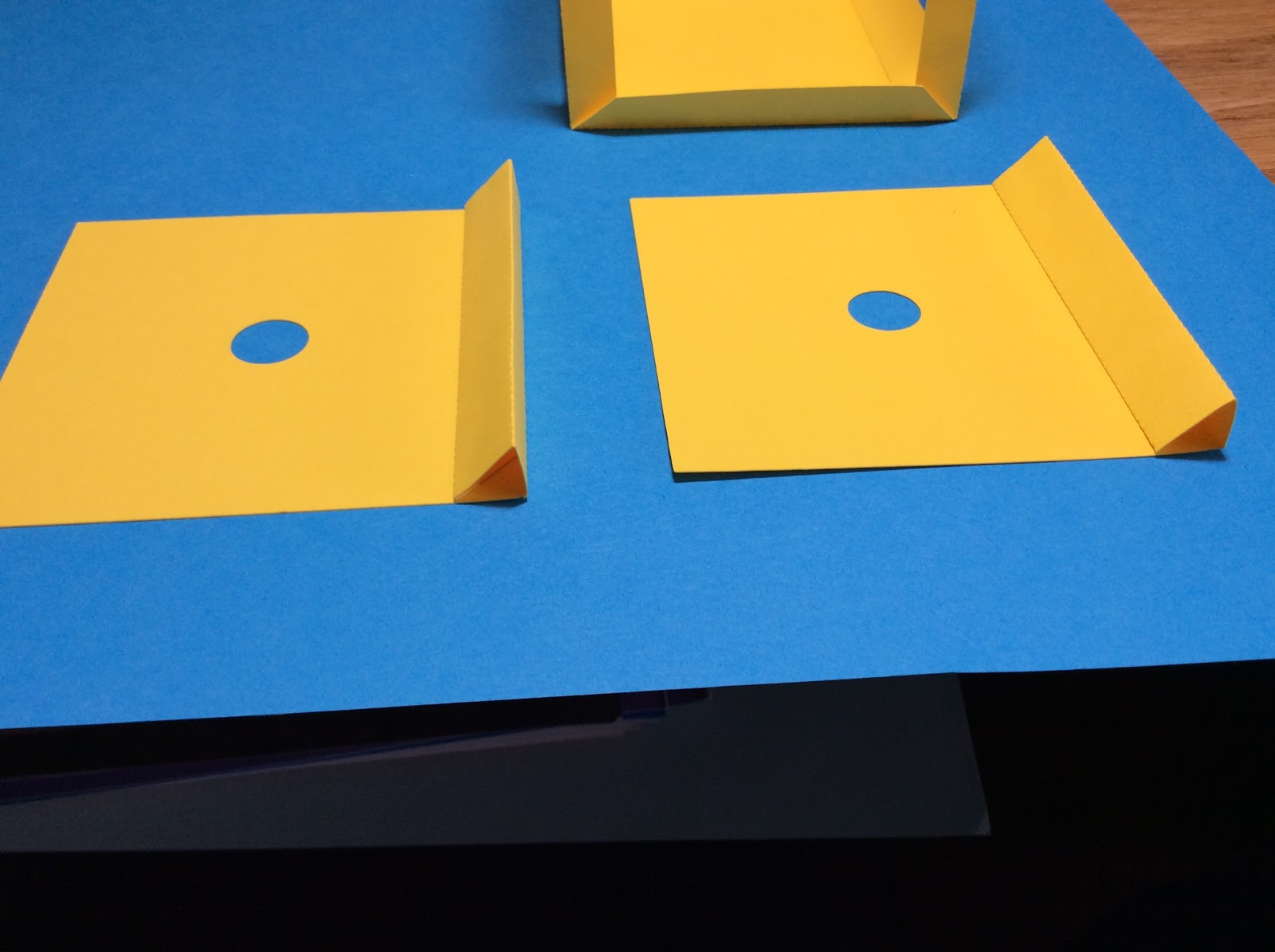 Papercrafts and other fun things: Rectangular and Square Presentation Box