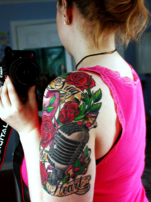 12 Female Traditional Tattoos Sleeve Pictures