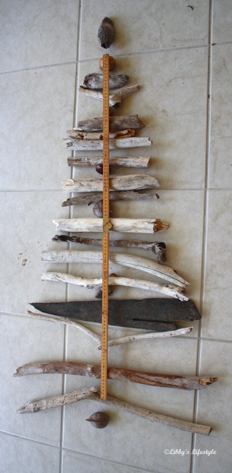 How to make a hanging driftwood Christmas tree. Libby's Lifestyle.