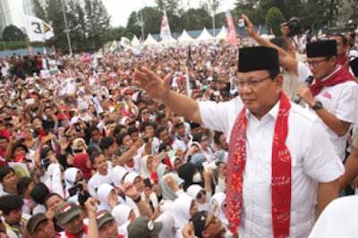 Prabowo “Diserbu” Ibu-ibu”, Ikut Festival Kampanye Damai