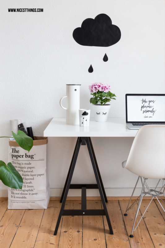 DIY Wolke Wanddeko Tafelfolie Arbeitsplatz im skandinavischen Stil Schwarz-Weiß #wolken homeoffice #tafelfolie #wanddeko