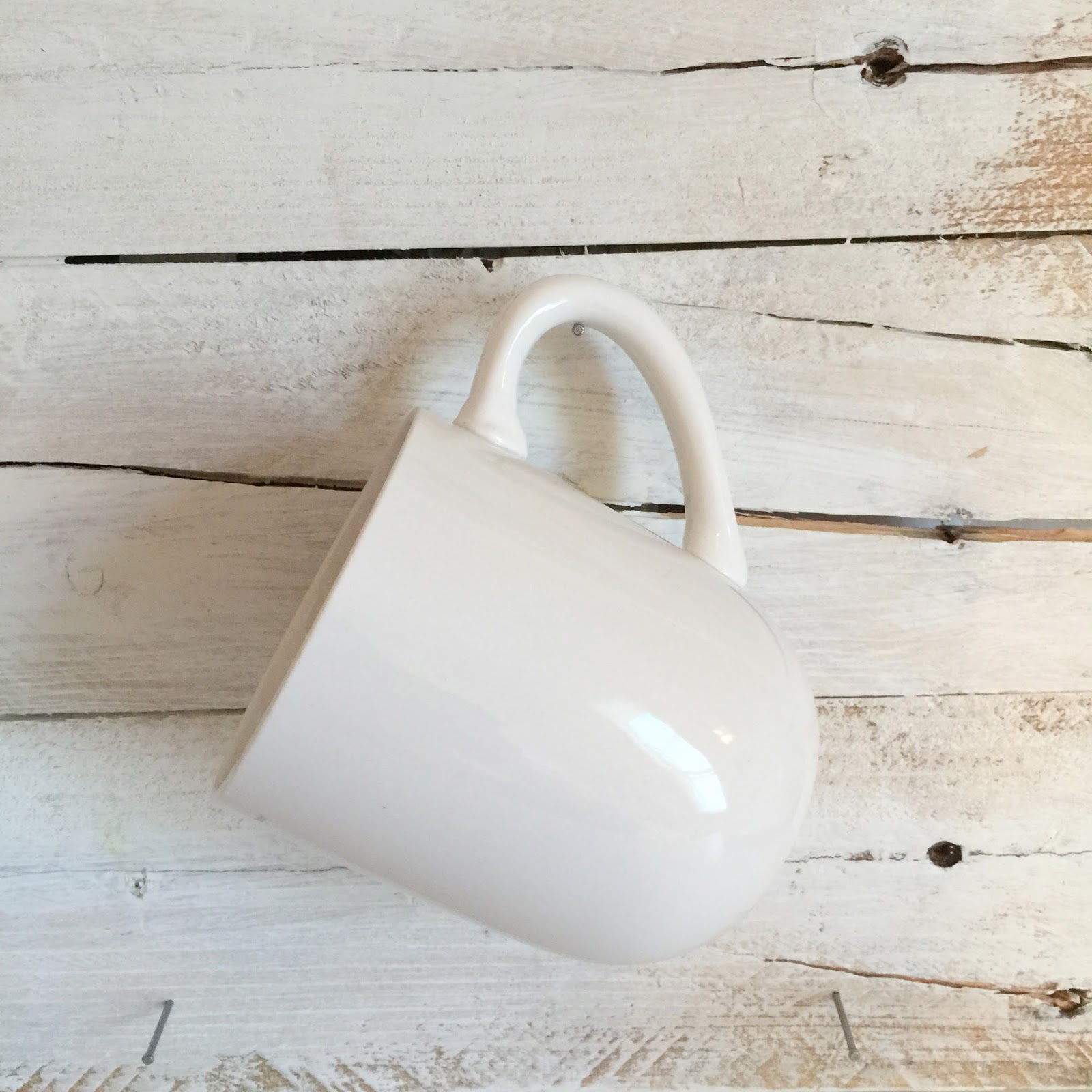 HOME CHRONICLES DIY Convenient Cup Holder