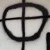 Mugnano: nel giorno del consiglio sui migranti compaiono croci celtiche sui muri del comune
