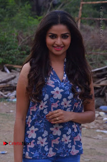 Nithya Ram Pos in Skinny Jeans at SUN TV Nandini Serial Press Meet  0002