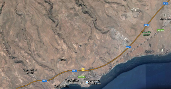 Se sale e incendia un coche de la GC-1, sur Gran Canaria Se sale e incendia un coche de la GC-1, sur Gran Canaria