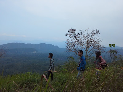 Pemandangan Gunung Titi di Sore Hari Pemandangan Gunung Titi, Pemandangan Bukit Titi, Gunung Titi Limpasu,