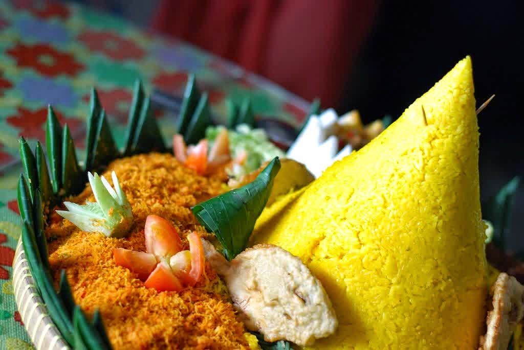 Resep Cara Membuat Nasi Kuning Komplit Enak Resep Cara Membuat Nasi Kuning Komplit Enak