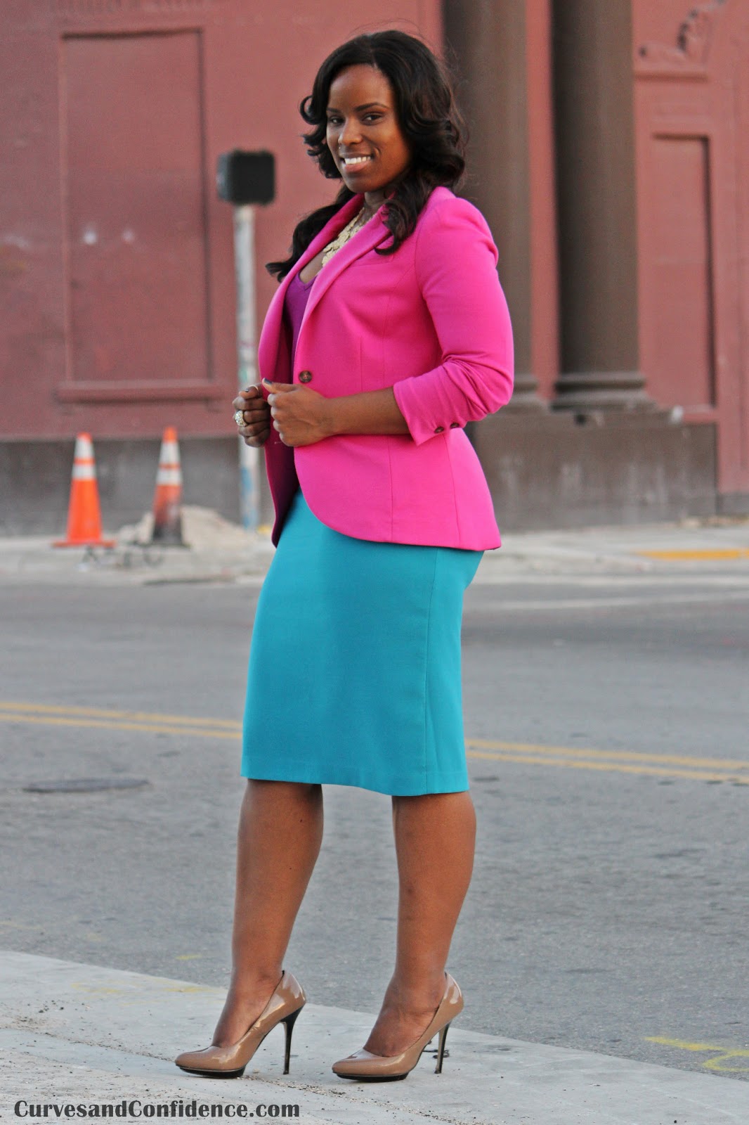 http://2.bp.blogspot.com/-VsOjRaBGtUI/UO7QBChuEGI/AAAAAAAAEOo/TToZpVhZcAs/s1600/blue+pencil+skirt,+pink+blazer,+plum+tank+top,+curvy+fashion+blogger,+curvy+confidence,+how+to+wear+work+clothes+confidently,+sexy+office+outfits.JPG