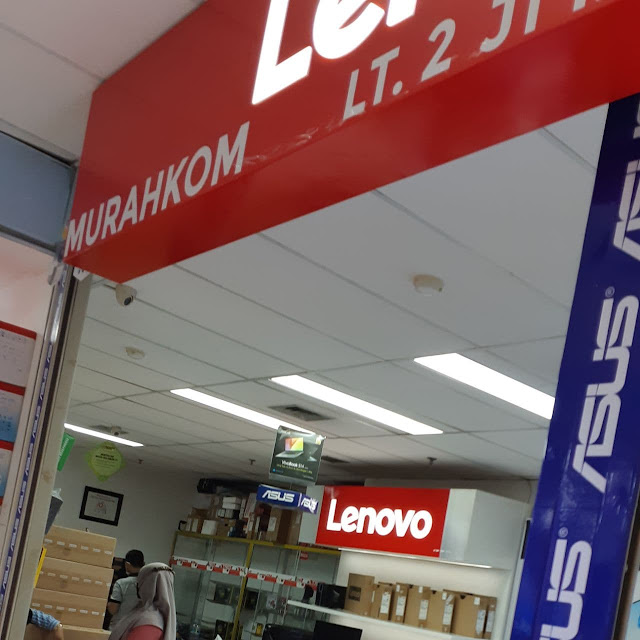 Toko MurahKom yang ada di pojokkan lantai 2 ITC Mall Surabaya Toko MurahKom yang ada di pojokkan lantai 2 ITC Mall Surabaya
