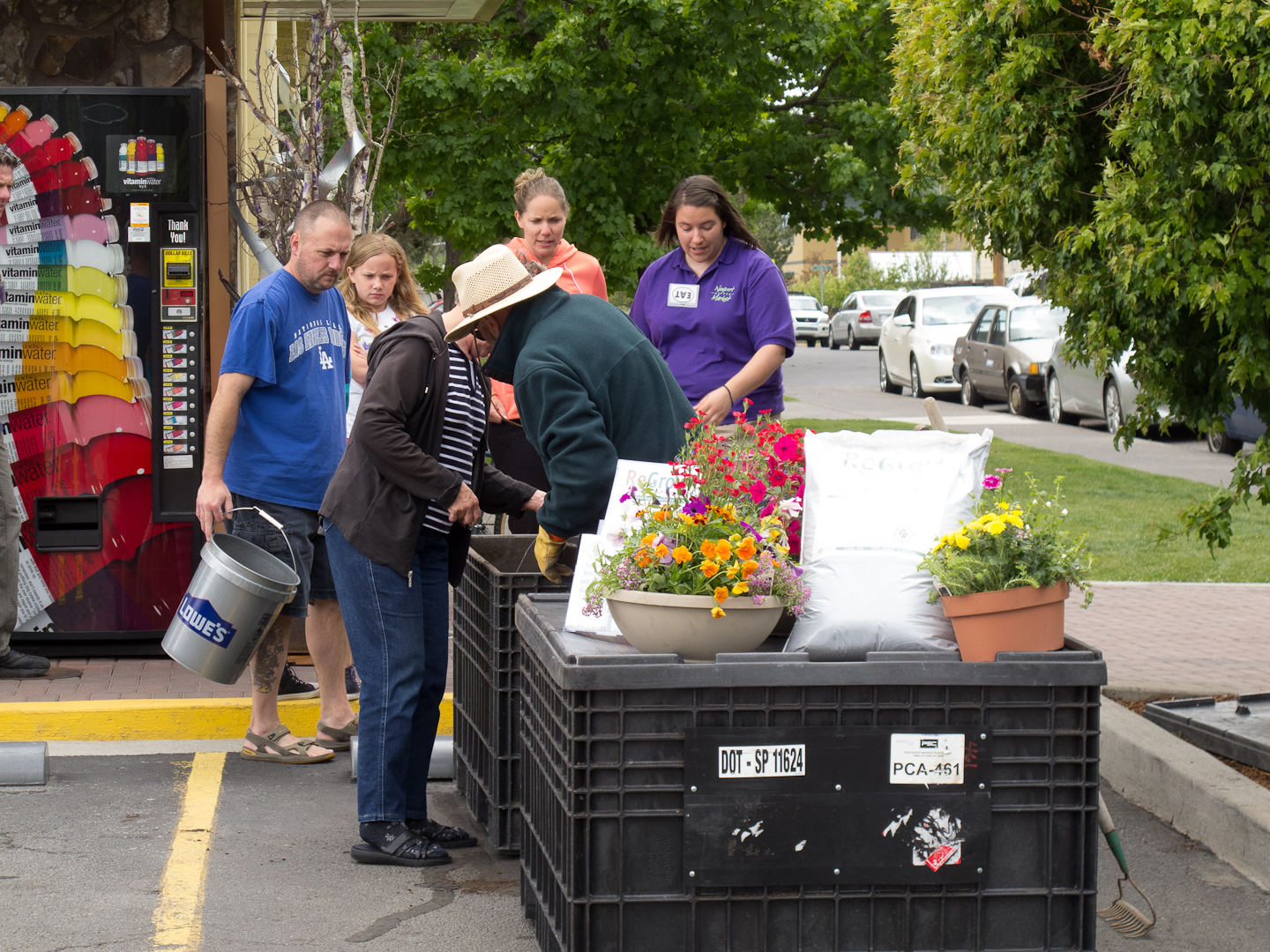Deschutes Recycling News Newport Ave. Market Offers ReGrow Compost
