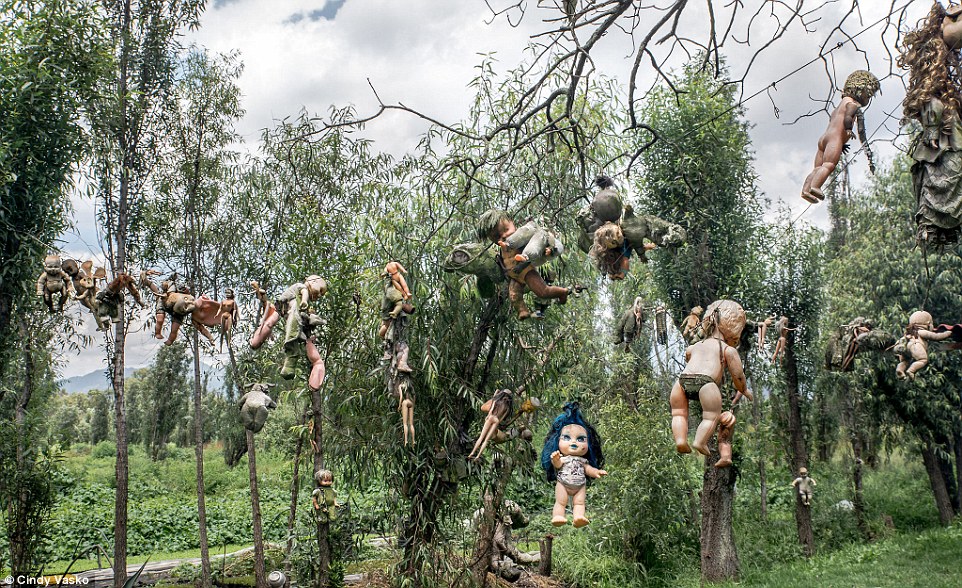 La leyenda de la isla de las muñecas / Grandes enigmas y misterios del mundo