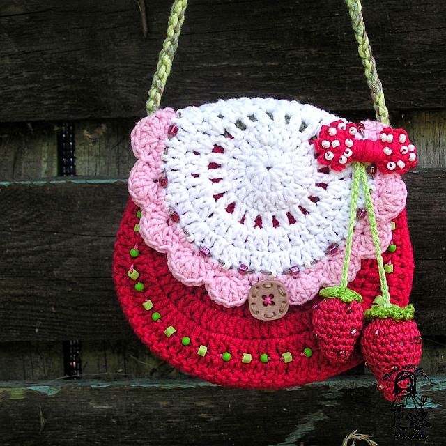 strawberry purse crochet pattern
