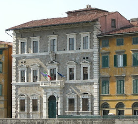 The Palazzo alla Giornata on the Arno embankment is one of the main buildings of the University of Pisa