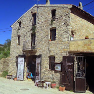 LA CASA GRAN teatre-hostatgeria-botiga-teteria a Segura