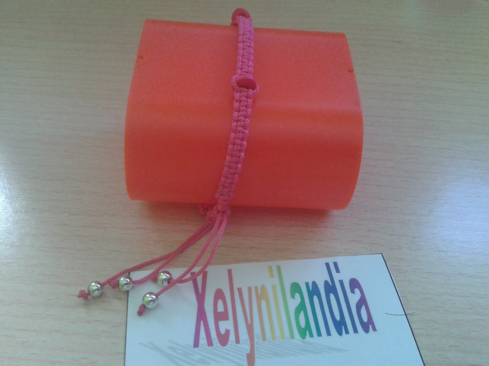 MANUALIDADES Y CREACIONES XELYNILANDIA: PULSERAS MIL COLORES MACRAME FINAS.