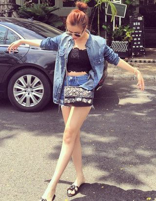 Sao Viet dua ve goi cam voi croptop ren - Anh 9